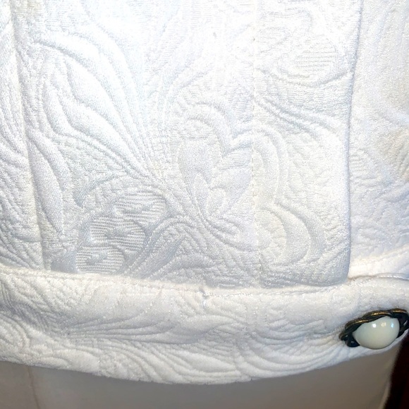 NWT⭐️Dressy Floral (Daisy) Design JACKET Cream Short Sleeve by DARLING🌼 - Picture 9 of 15